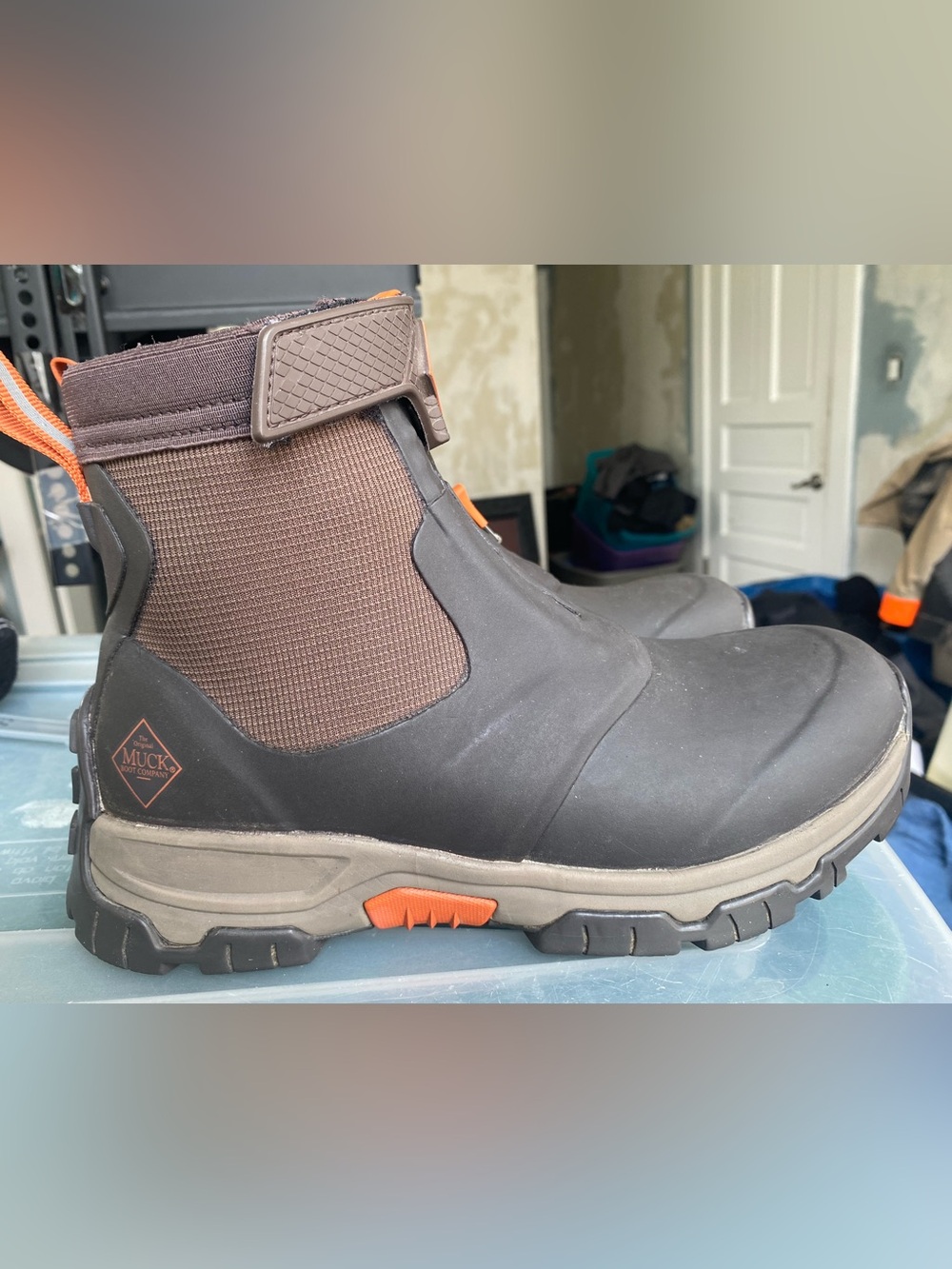 Muck Boot Apex Mid Zip Boot Brown  Mens Size 7M
